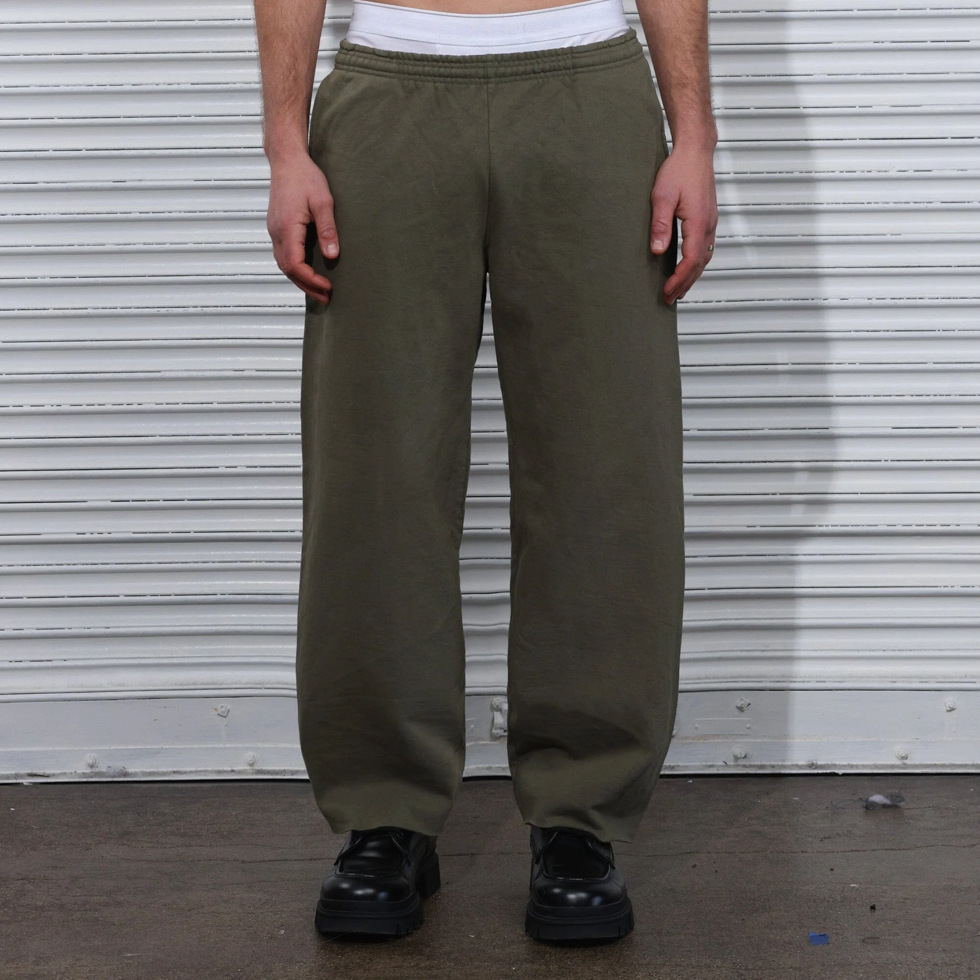 The Ludlow Crop Sweatpants