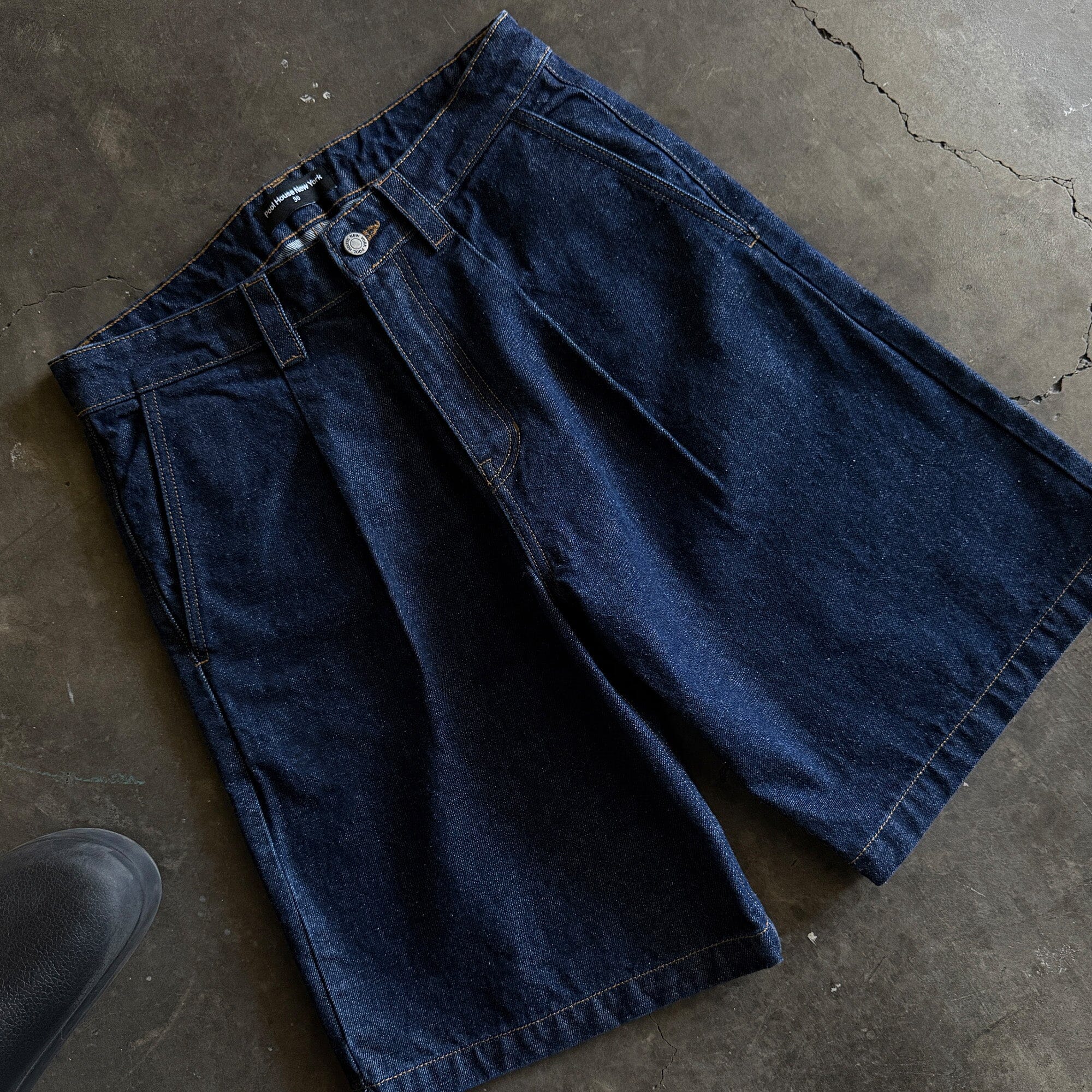 Shibuya Pleated Shorts | Baggy. Wide-Leg - Image 4