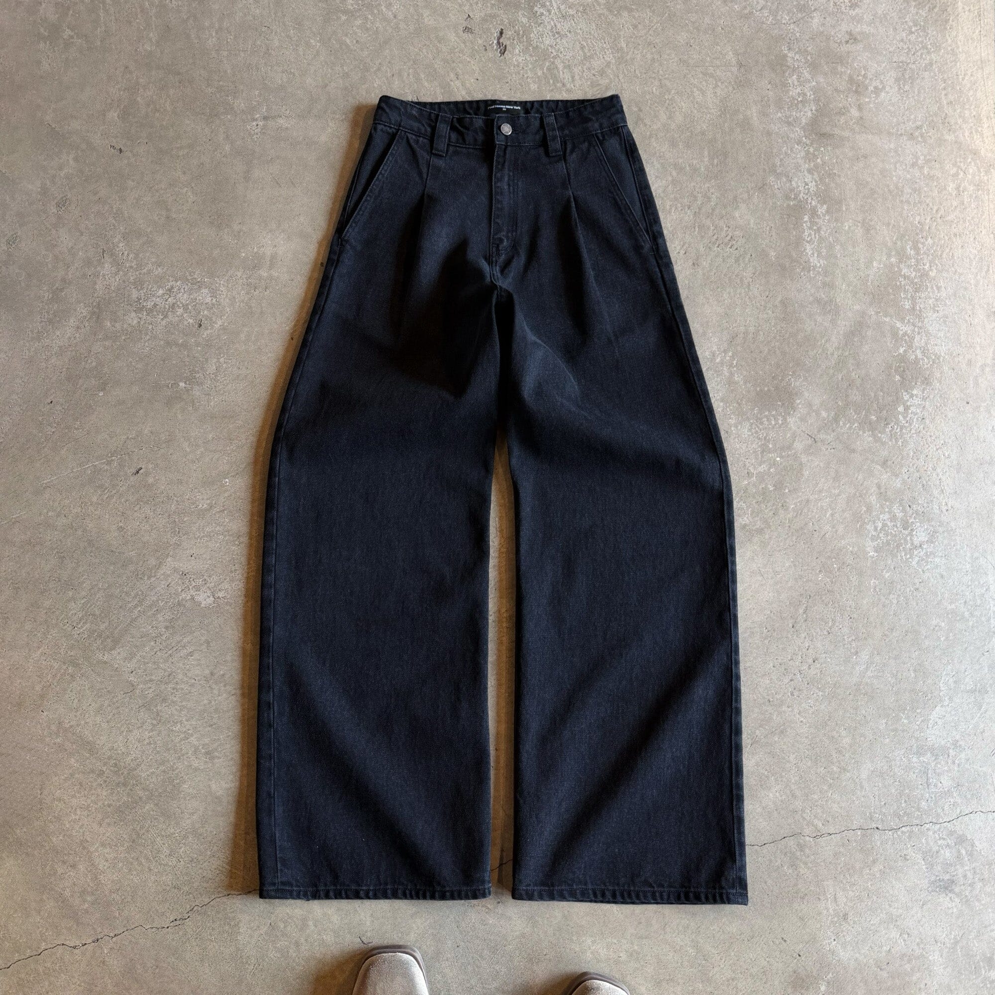 Shibuya Pleated Jeans | Baggy. Wide-Leg - Image 4